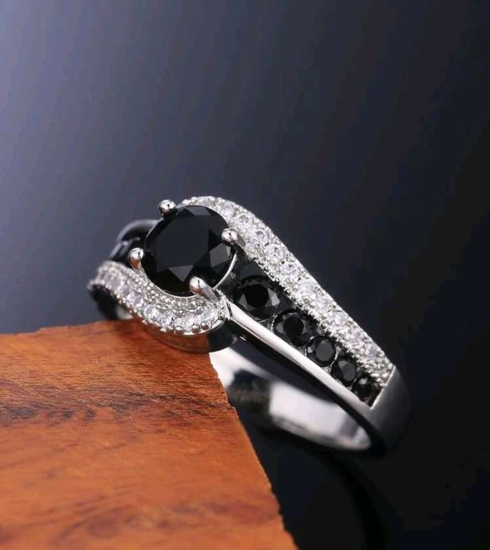 Black Stone Women Wedding Ring Dazzling Crystal Cubic Zirconia Delicate Gift Top Quality Female Clas
