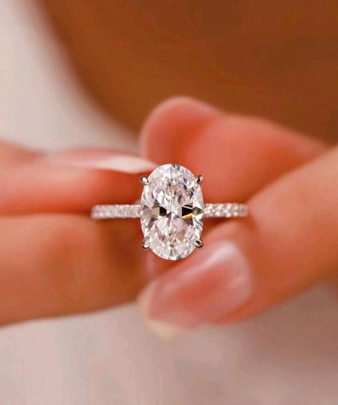 Silver Super Sparkly Engagement Ring Suitable For Women
