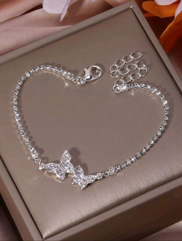 Rhinestone Butterfly Decor Bracelet