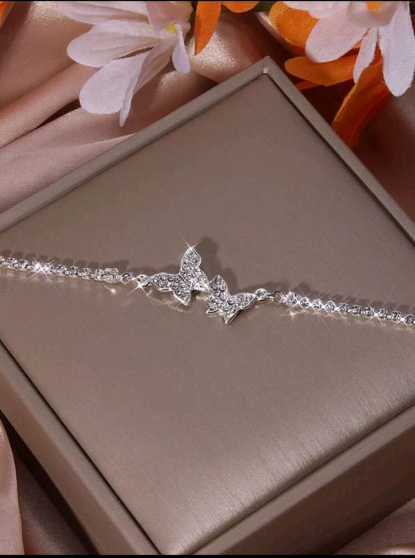 Rhinestone Butterfly Decor Bracelet