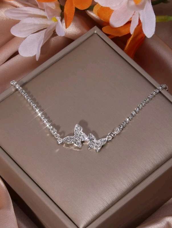 Rhinestone Butterfly Decor Bracelet