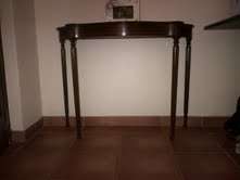 Antique side table with 4 long legs