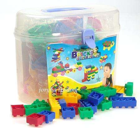150 PIECE BUCKET OF BUILDING BLOCKS