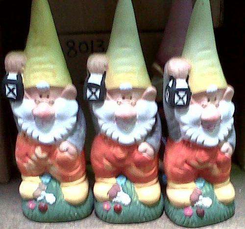 Lovable Garden Gnome 27 cm