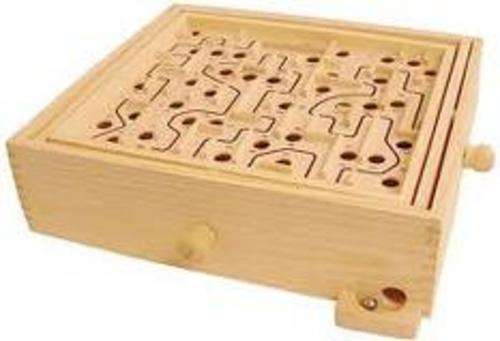 The AMAZING Labyrinth Family Game