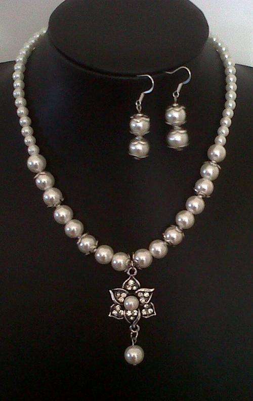 PEARL NECKLACE SET