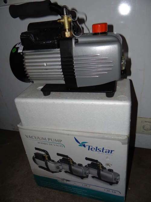 TELSTAR 2F10 Vacuum Pump---Like New