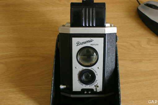 KODAK BROWNIE REFLEX with Flash Contacts