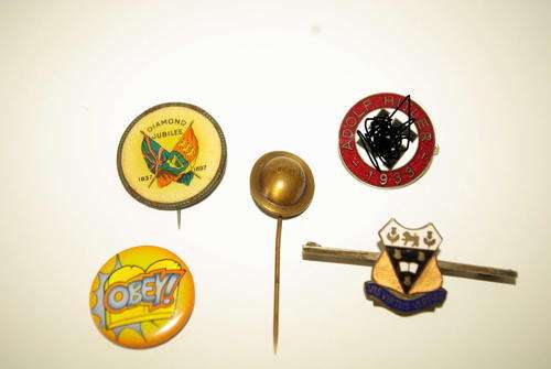 5 buttons/pins   Nazi, MOTH, Rhodes, Queen Victoria
