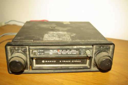Sanyo 8 Track stereo car radio
