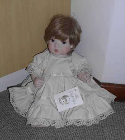 Sweet charity - porcelain doll