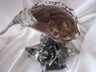 STUNNING MURANO FISH ON A UNIQUE BASE RESEMBLING A ROCK