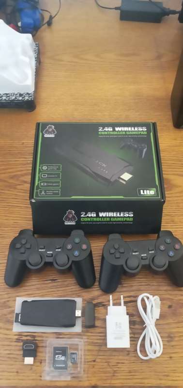 4K HDMI TV Stick with Retroarch OS and 2 x Wireless 2.4Ghz Controllers