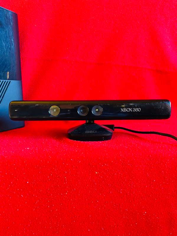 Xbox 360 E 4GB