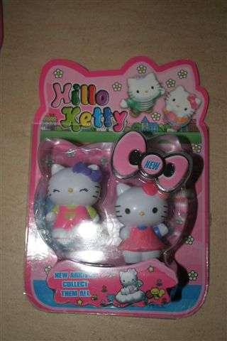 Hello kitty hard plastic figures, perfect to use as caketoppers