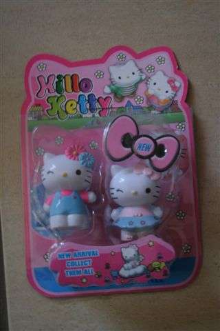 Hello kitty hard plastic figures, perfect to use as caketoppers