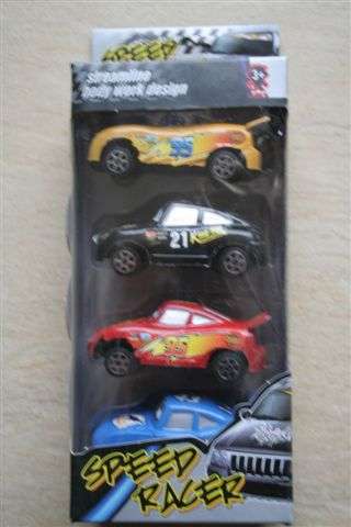 Cars Mcqueen plastic cars, perfect to use as cake toppers