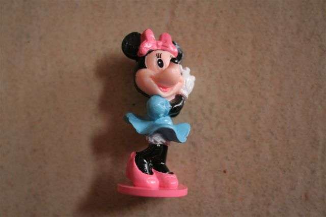 Minnie Mouse figurine, perfect to use as cake topper, 5cm