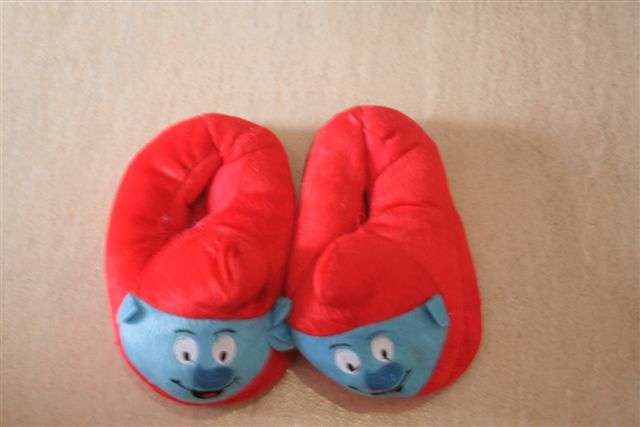 Smurf slippers, Small (size 3-4)