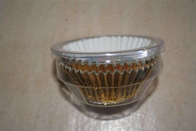 32 Gold Foil cupcakes