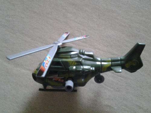 Army camo wind up helicopter ,perfect for kids party favours, 12cm