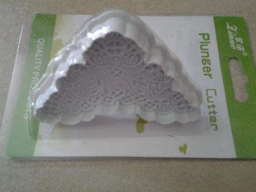 Fondant patterned border plunger cutter, A