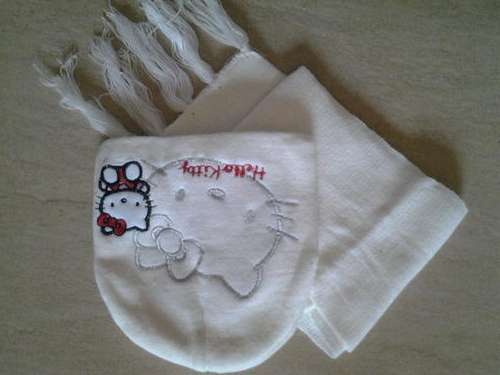 Hello kitty scarve and beanie set