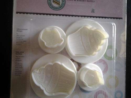 cupcake fondant plunger Cookie cutter