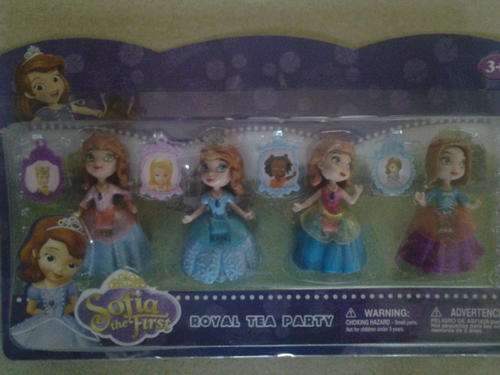 Sofia the first  figurine set of 5cm - can work as caketopper. Was R110 now R66