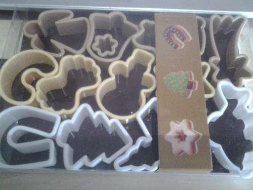 Christmas cookie cutter set, A