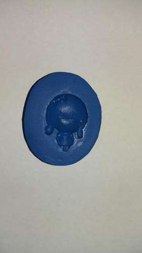 Fondant girl silicone mould, size of mould 5x4cm. Was R24 now R15