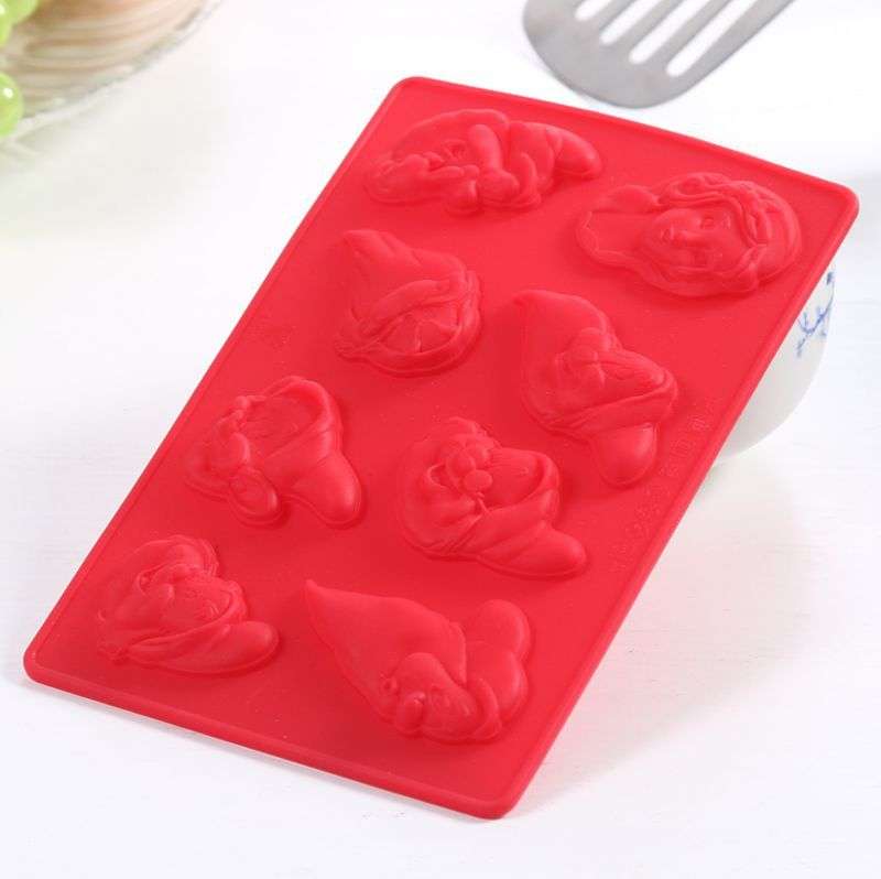 Snow white and seven dwarfs silicone mould, size of mould 18x11cm, was R55 now R35