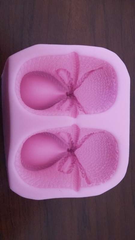 Silicone fondant 3D baby bootie mould, size of mould 10x8x4cm