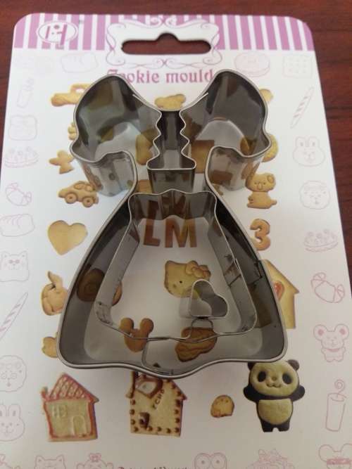 Build a Dress metal cookie cutter set