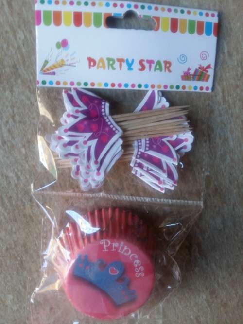 24 Cupcake holders with crown toothpick toppers