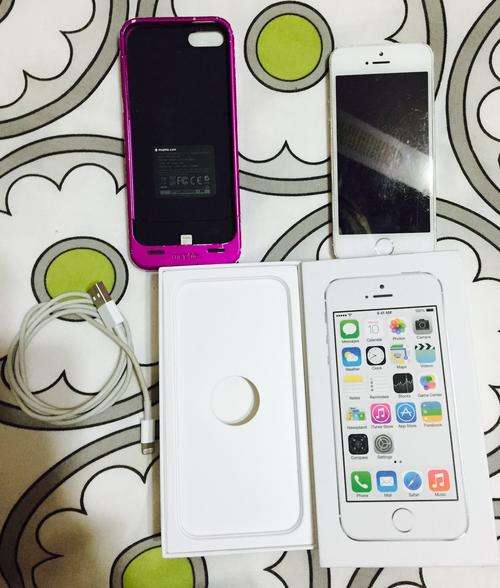 Iphone 5S 64Gb with mophie juice pack