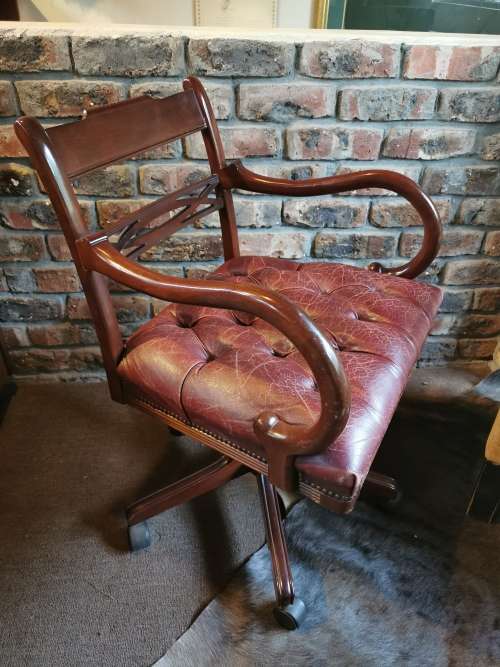 Swivel Chair *REDUCED*