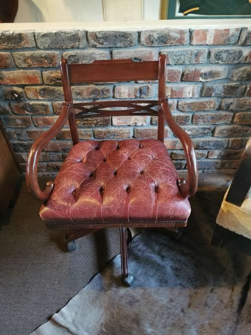 Swivel Chair *REDUCED*