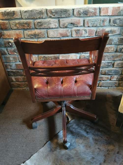 Swivel Chair *REDUCED*