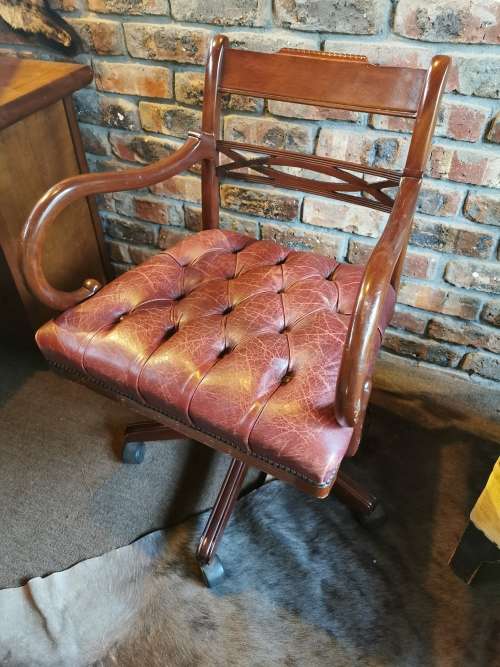 Swivel Chair *REDUCED*