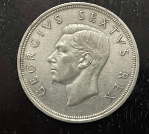 1952 Union of  South Africa - 5 Shilling Silver coin - Circulated, 28 Grams (UNI19)