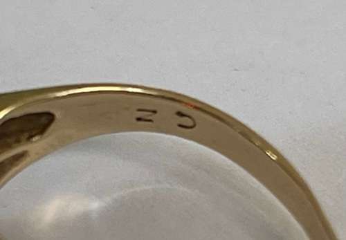 9CT SOLID GOLD LADIES RING (SB Marking) WITH 4 X CZ  +/-17mm I/D and 20mm O/D  3.68 GRAMS - (RING1 )