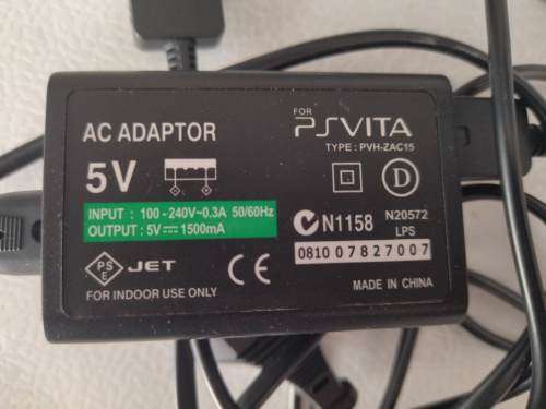 Playstation Vita Console + 8GB Memory Card + Game