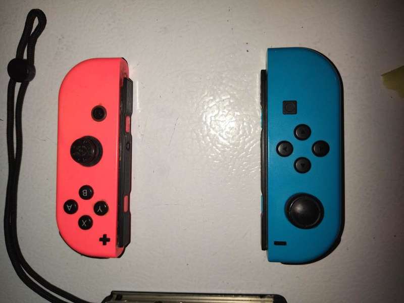 Nintendo Switch Dock + 2 Joy-Con Controllers