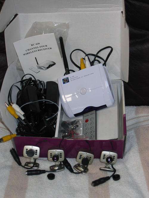 4 Colour cameras with receiver
