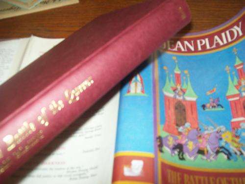 JEAN PLAIDY - THE BATTLE OF THE QUEENS -  5 PLANTAGENET SERIES 1978 1 ST ED HARDBACK & DUSTCOVER