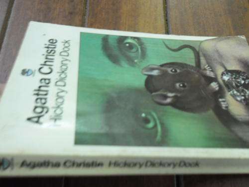 AGATHA CHRISTIE - HICKORY DICKORY DOCK FONTANA 1981 SOFTBACK ED.