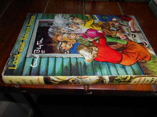 ENID BLYTON -  Look out Secret Seven - THE FAMOUS FIVE - Illus B Sharrocks -1965 hardb ed.