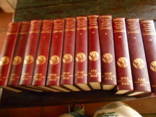 THE NEW WORLD ENCYCLOPAEDIA  FULL SET  IN TWELVE VOLUMES - 20th Century Distributors Pty Johannesb 1