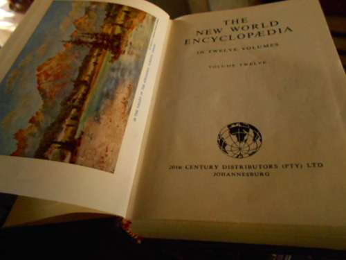 THE NEW WORLD ENCYCLOPAEDIA  FULL SET  IN TWELVE VOLUMES - 20th Century Distributors Pty Johannesb 1